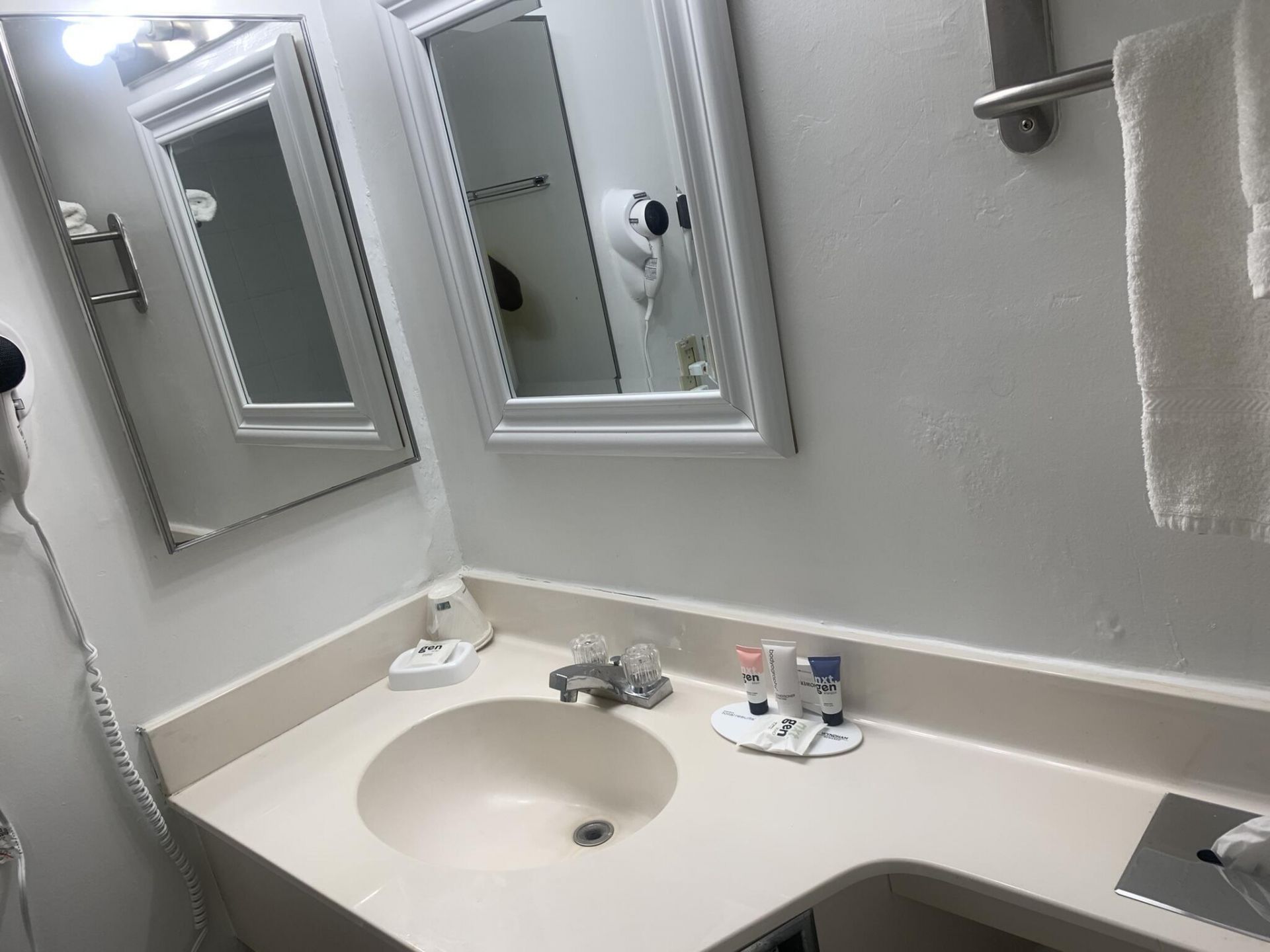 19201 Collins Avenue, Unit 231, Sunny Isles Beach, FL 33160 Photo