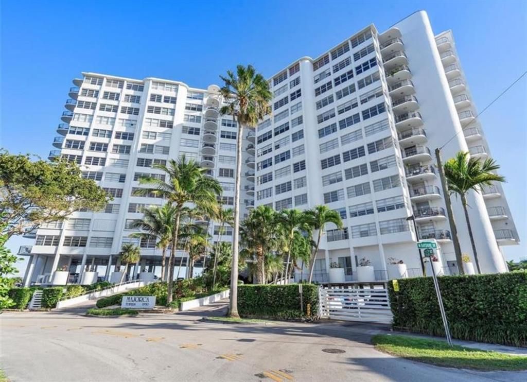 11930 N Bayshore Drive, Unit 1202, North Miami, FL 33181 Photo
