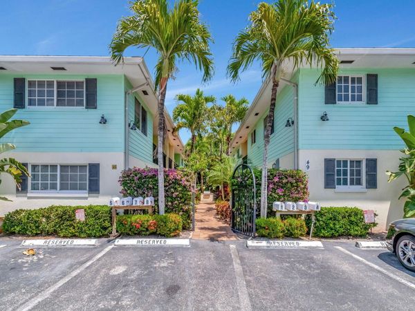 49 SE 7th Avenue, Unit 4, Delray Beach, FL 33483