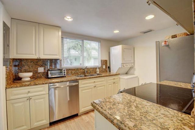 49 SE 7th Avenue, Unit 4, Delray Beach, FL 33483 Photo