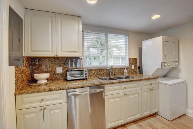 49 SE 7th Avenue, Unit 4, Delray Beach, FL 33483 Photo