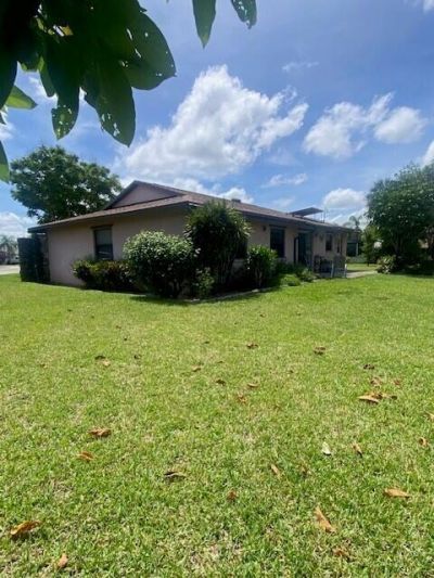 1100 Cameo Circle, West Palm Beach, FL 33417 Photo