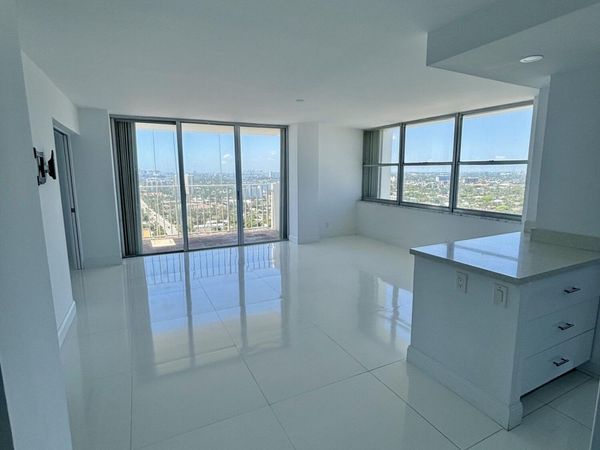 111 Briny Avenue, Unit 23-14, Pompano Beach, FL 33062
