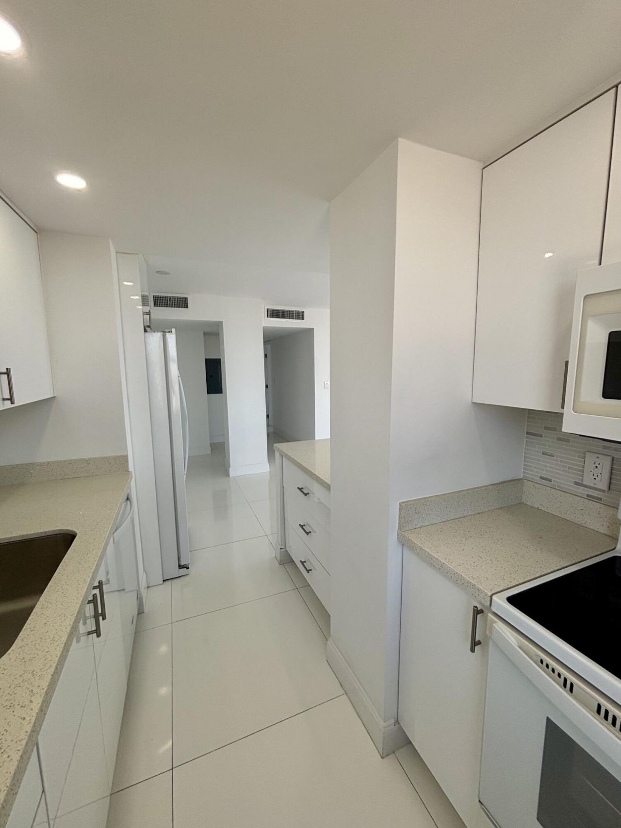 111 Briny Avenue, Unit 23-14, Pompano Beach, FL 33062 Photo