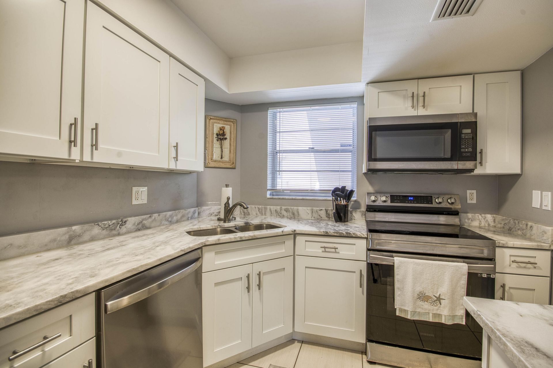 18081 SE Country Club Drive, Unit 16-151, Jupiter, FL 33469 Photo