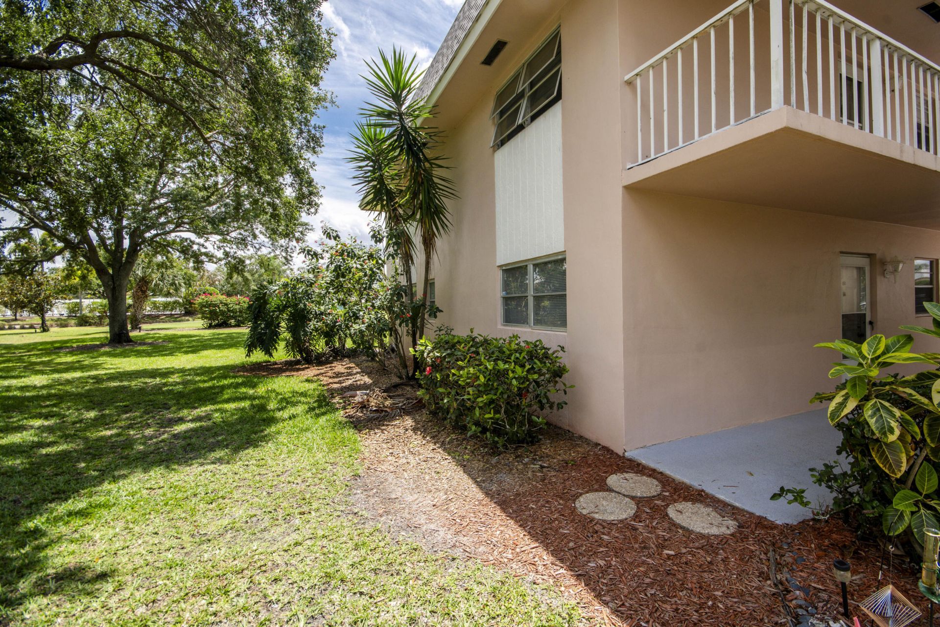 18081 SE Country Club Drive, Unit 16-151, Jupiter, FL 33469 Photo