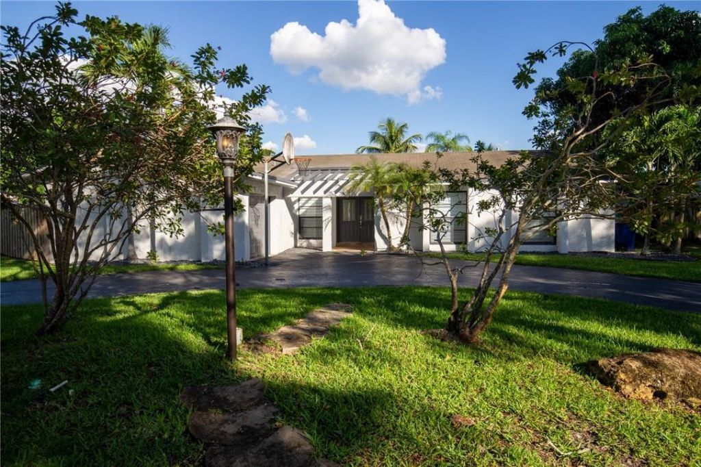 5100 SW 104th Avenue, Cooper City, FL 33328 Photo