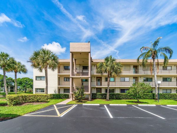 5550 Witney Drive, Unit 102, Delray Beach, FL 33484