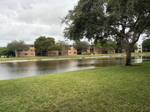 5550 Witney Drive, Unit 102, Delray Beach, FL 33484