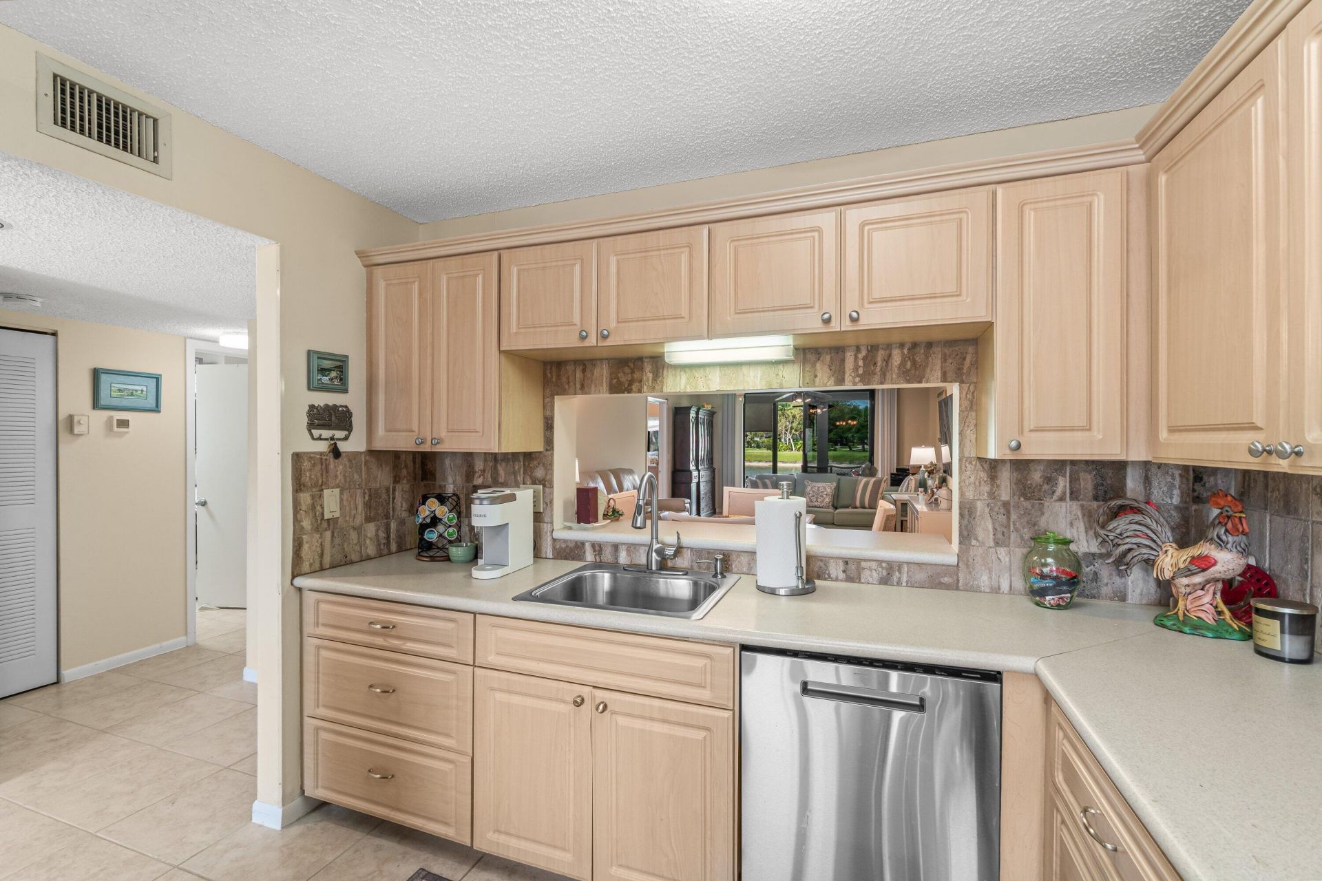 5550 Witney Drive, Unit 102, Delray Beach, FL 33484 Photo