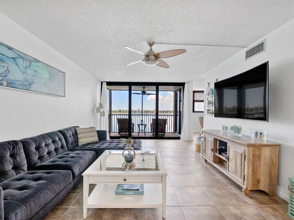 106 Lake Emerald Drive, Unit 308, Oakland Park, FL 33309