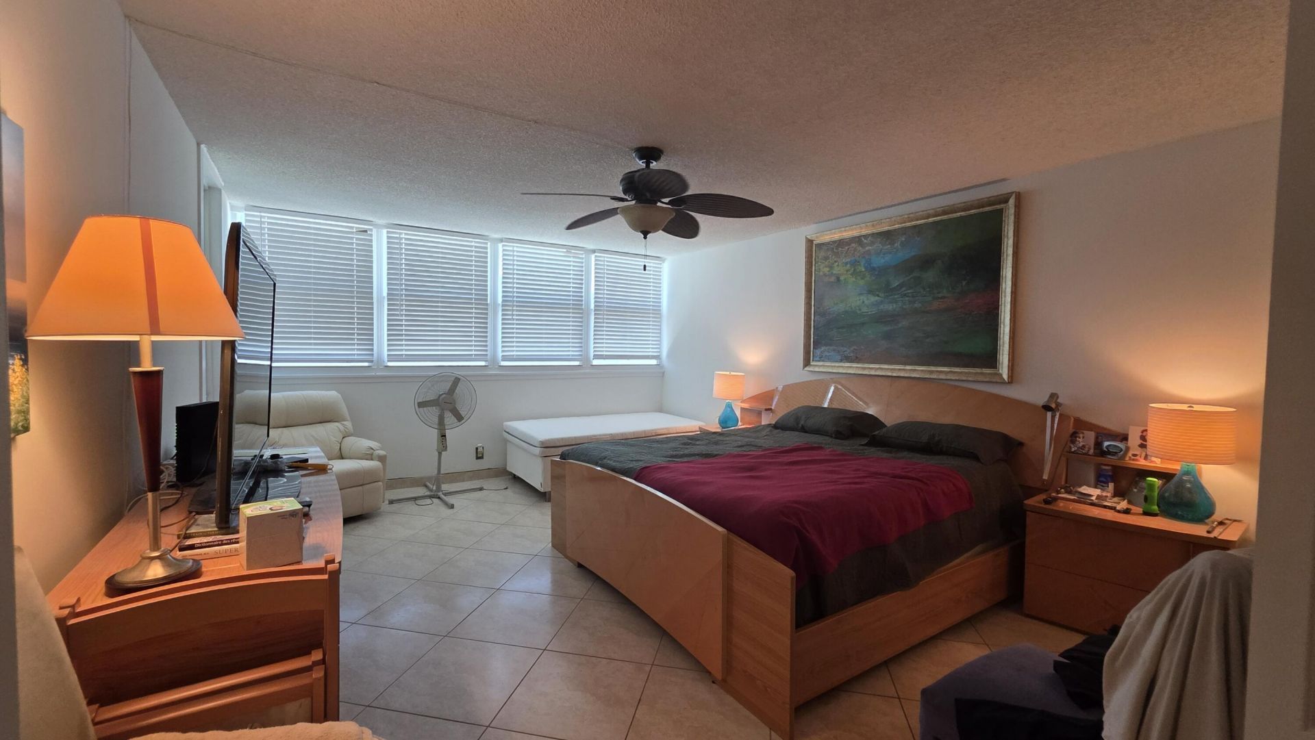 100 Golden Isles Drive, Unit 714, Hallandale Beach, FL 33009 Photo