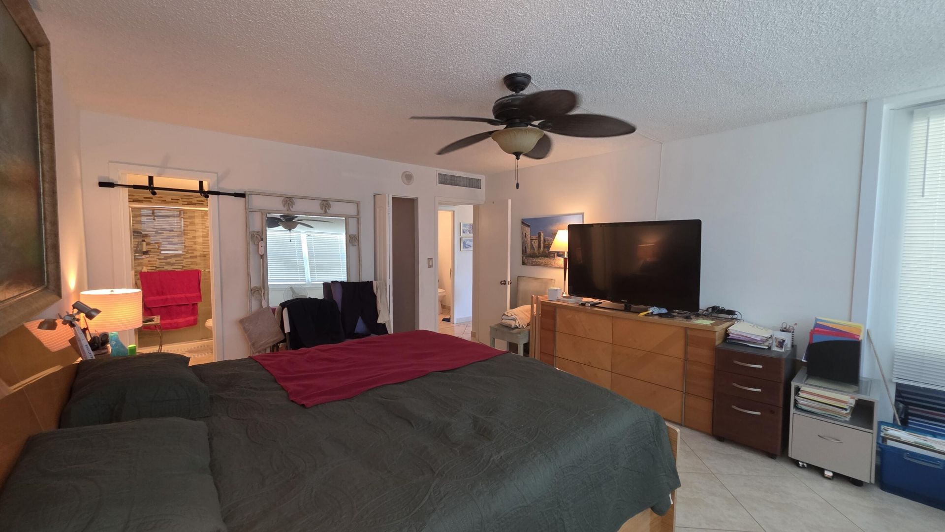 100 Golden Isles Drive, Unit 714, Hallandale Beach, FL 33009 Photo