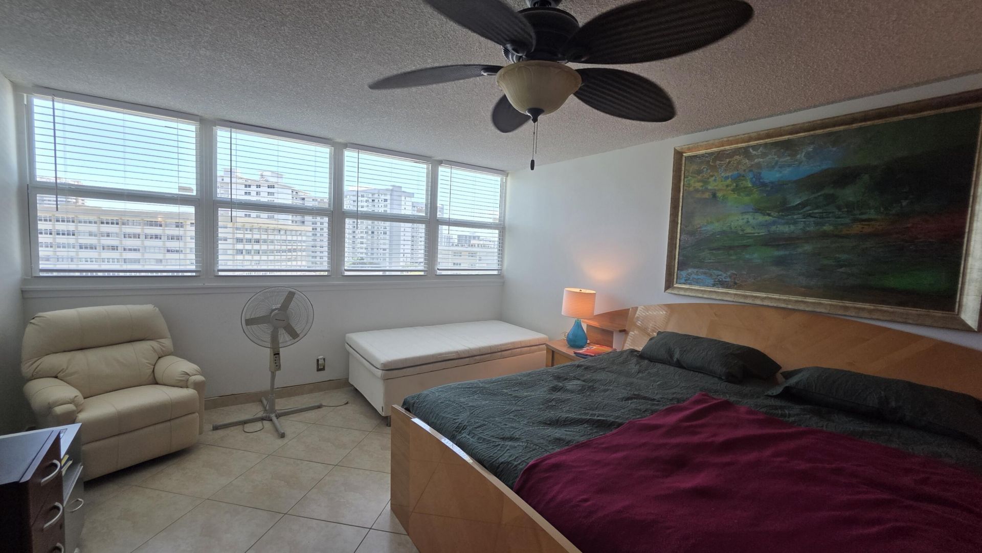 100 Golden Isles Drive, Unit 714, Hallandale Beach, FL 33009 Photo