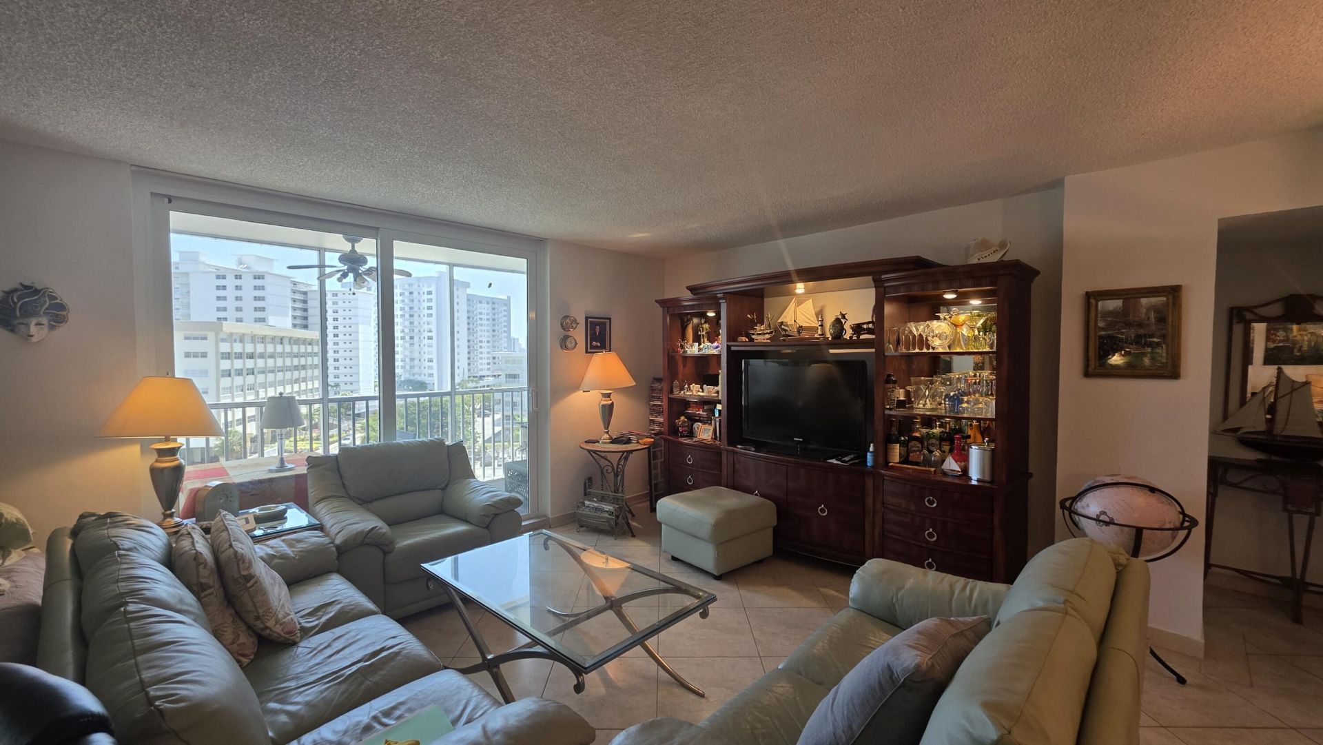 100 Golden Isles Drive, Unit 714, Hallandale Beach, FL 33009 Photo