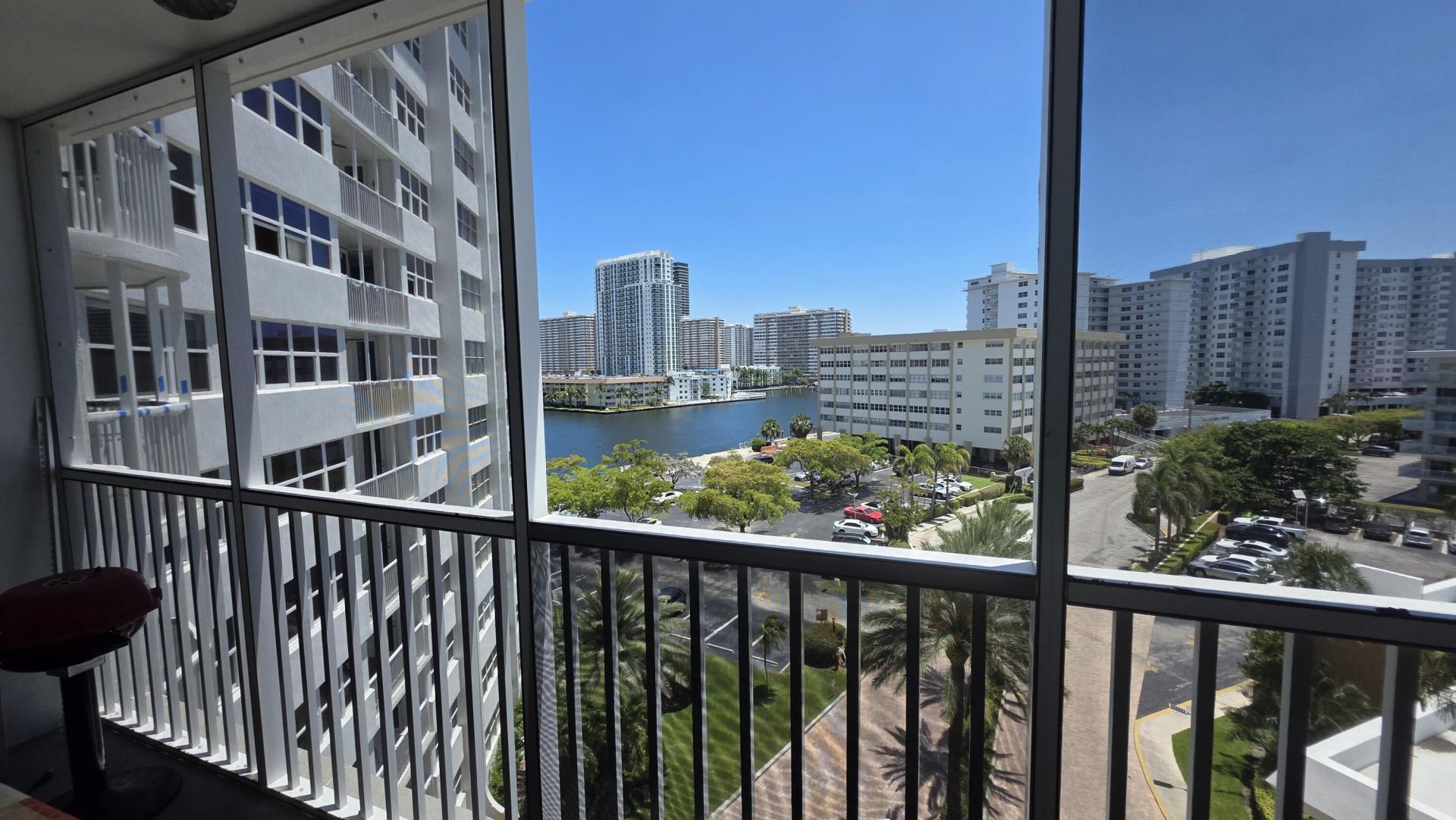 100 Golden Isles Drive, Unit 714, Hallandale Beach, FL 33009 Photo