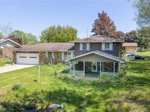 1424 Oak Street , Dover, OH 44622