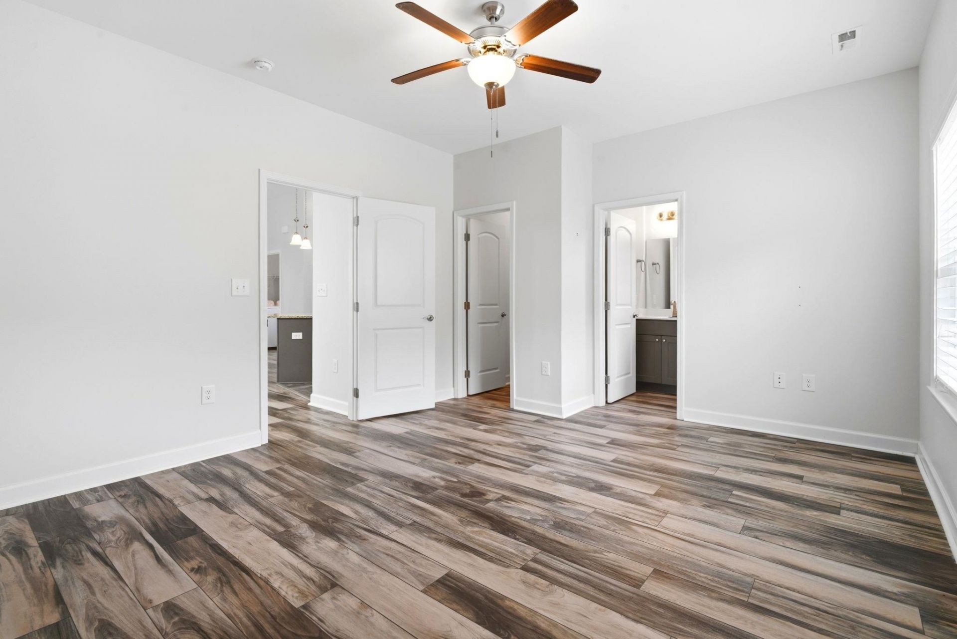 4352 Grande Harbour Blvd. Photo 15