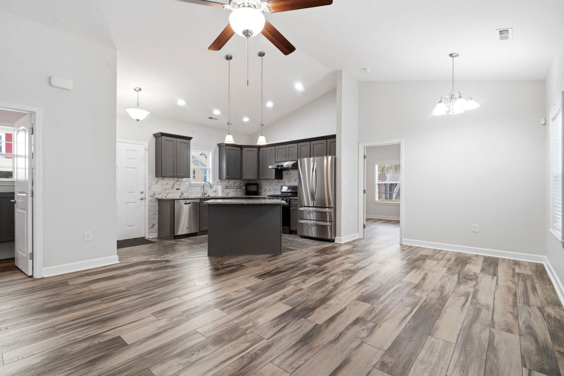 4352 Grande Harbour Blvd. Photo 4