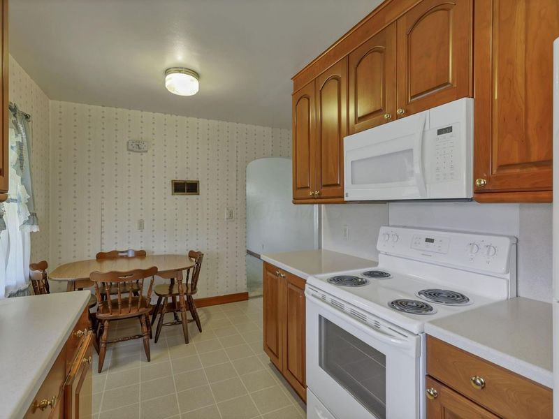 300 N Johns Street , Amanda, OH 43102 Photo 12