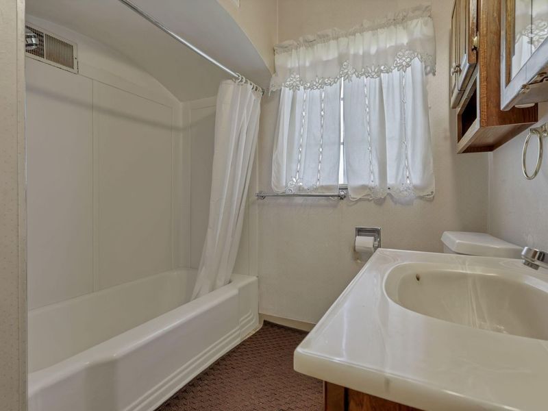 300 N Johns Street , Amanda, OH 43102 Photo 18