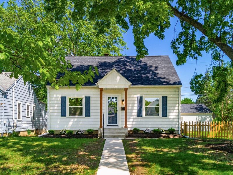 392 E Jeffrey Place, Columbus, OH 43214 Photo 2