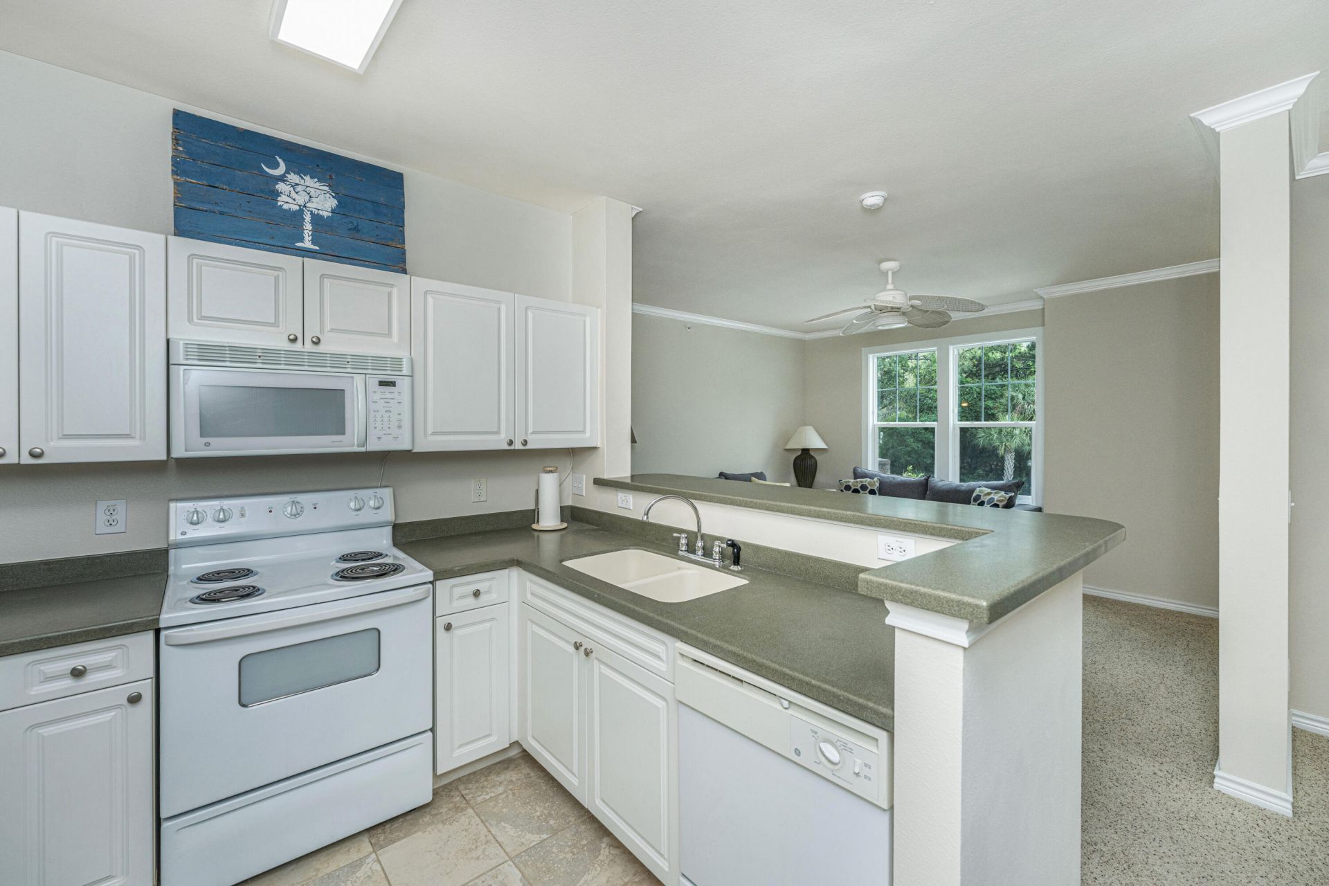 130 River Landing Drive Photo 3