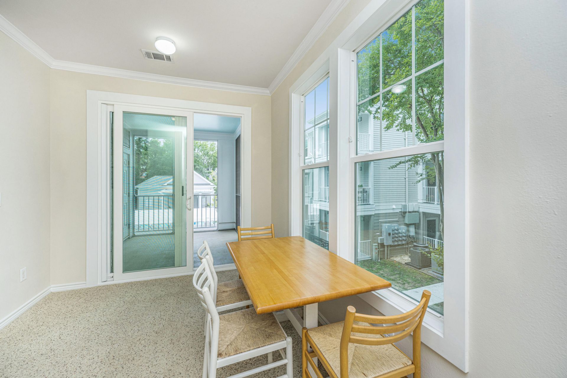 130 River Landing Drive Photo 6