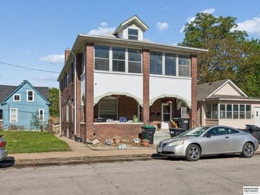 528 S 26th Avenue , Omaha, NE 68105