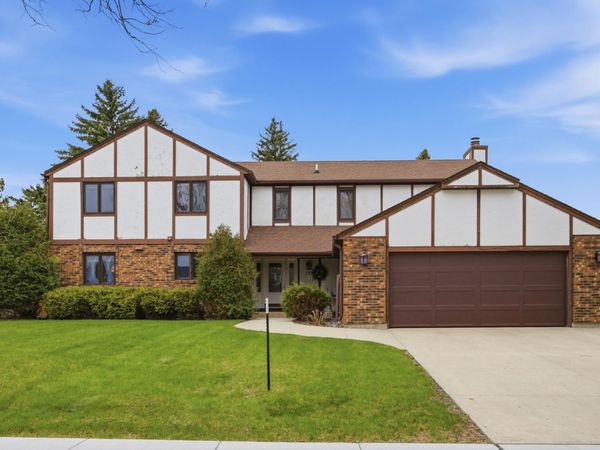 171 N Woodcrest Drive N, Fargo, ND 58102