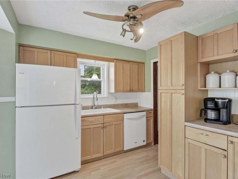 15027 Rosemary Avenue, Cleveland, OH 44111 Photo 14