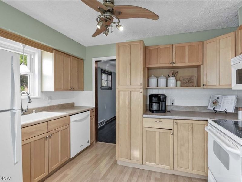 15027 Rosemary Avenue, Cleveland, OH 44111 Photo 17