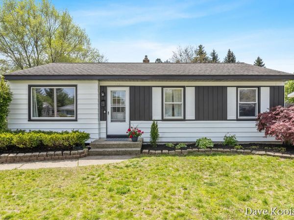 1704 Kentfield Street SW, Wyoming, MI 49519