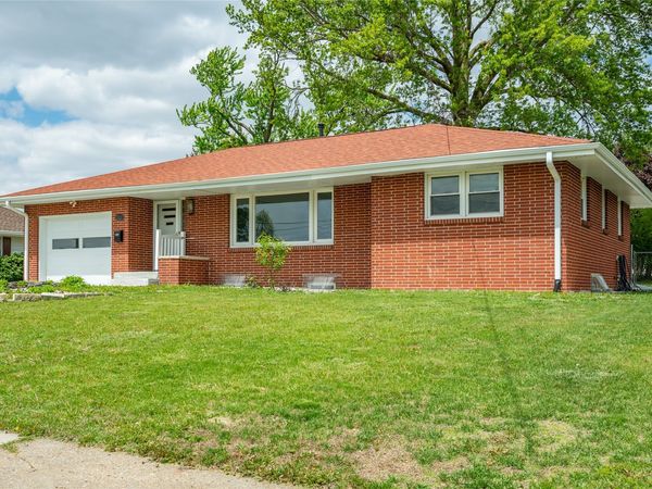 7217 Maple Drive, Urbandale, IA 50322