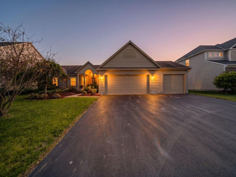 1913 Mallow Lane, Grove City, OH 43123 Photo 1