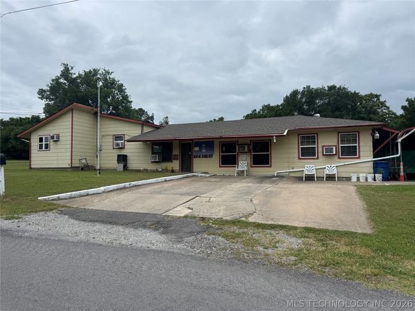 101 N 3rd Street , Hartshorne, OK 74547