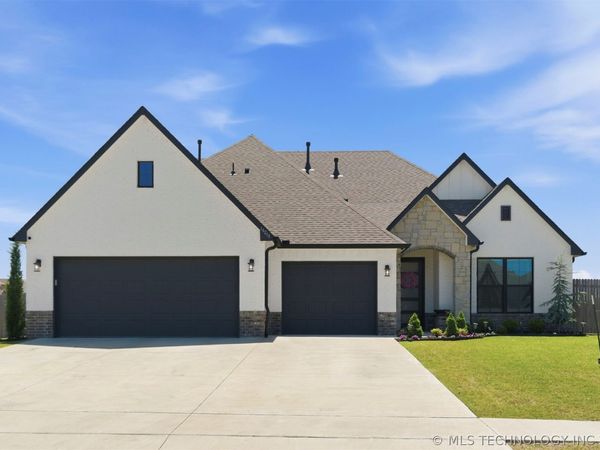 14214 E 91st Street , Owasso, OK 74055