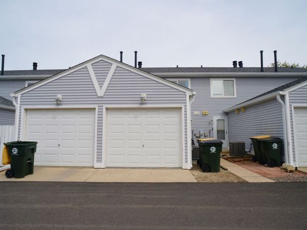 375 Meadow Green Lane , Round Lake Beach, IL 60073