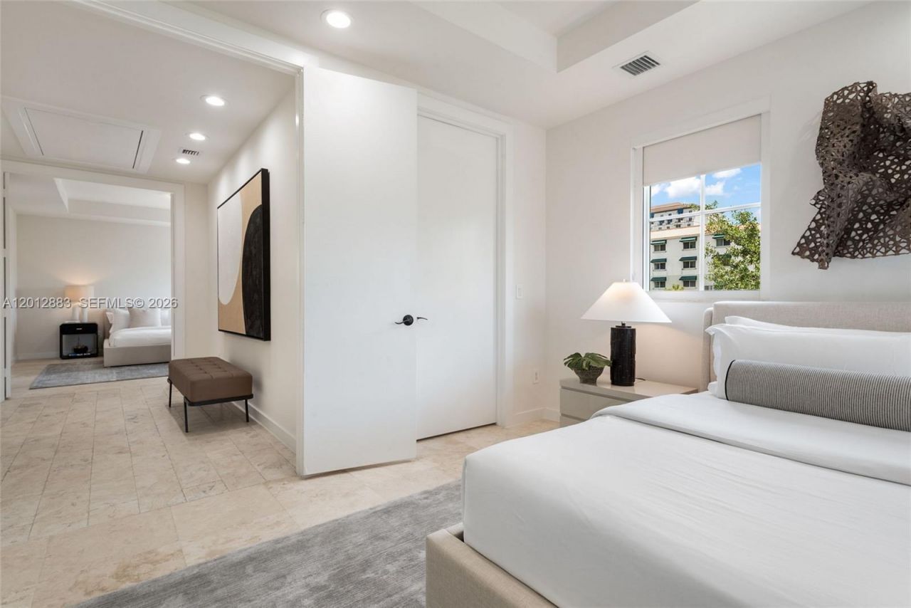 349 Madeira Ave , Unit 349, Coral Gables, FL 33134 Photo
