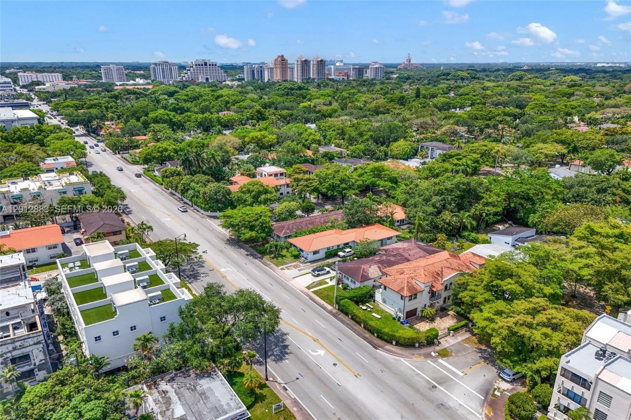 349 Madeira Ave , Unit 349, Coral Gables, FL 33134 Photo