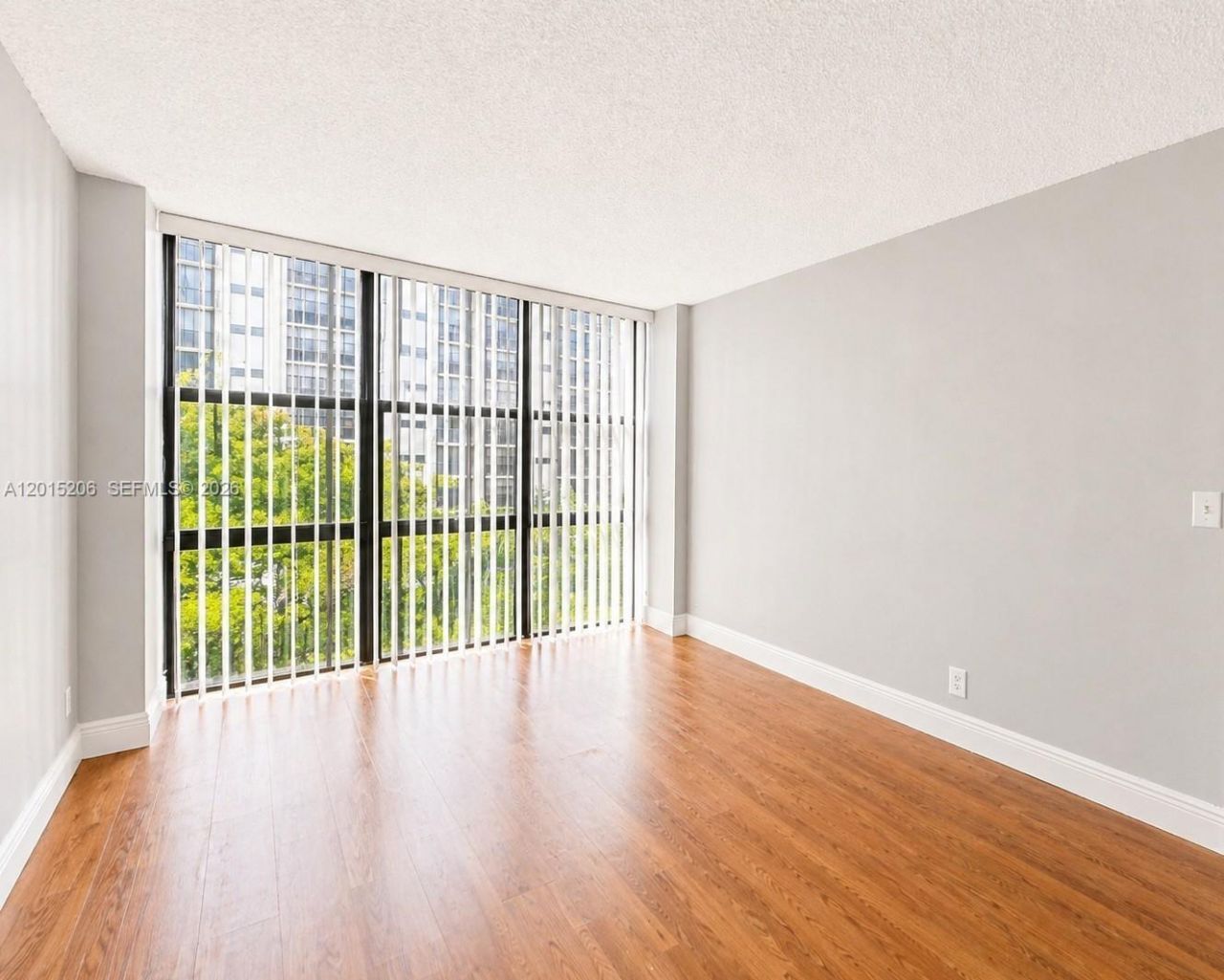 17011 N Bay Rd , Unit 503, Sunny Isles Beach, FL 33160 Photo
