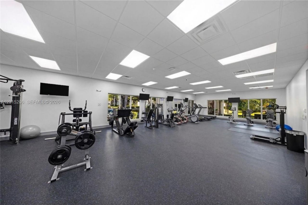17011 N Bay Rd , Unit 503, Sunny Isles Beach, FL 33160 Photo