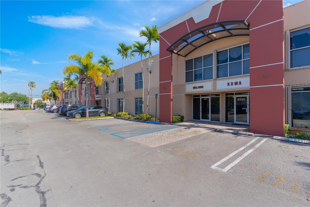 8216 NW 30th Ter , Unit 26, Doral, FL 33122 Photo