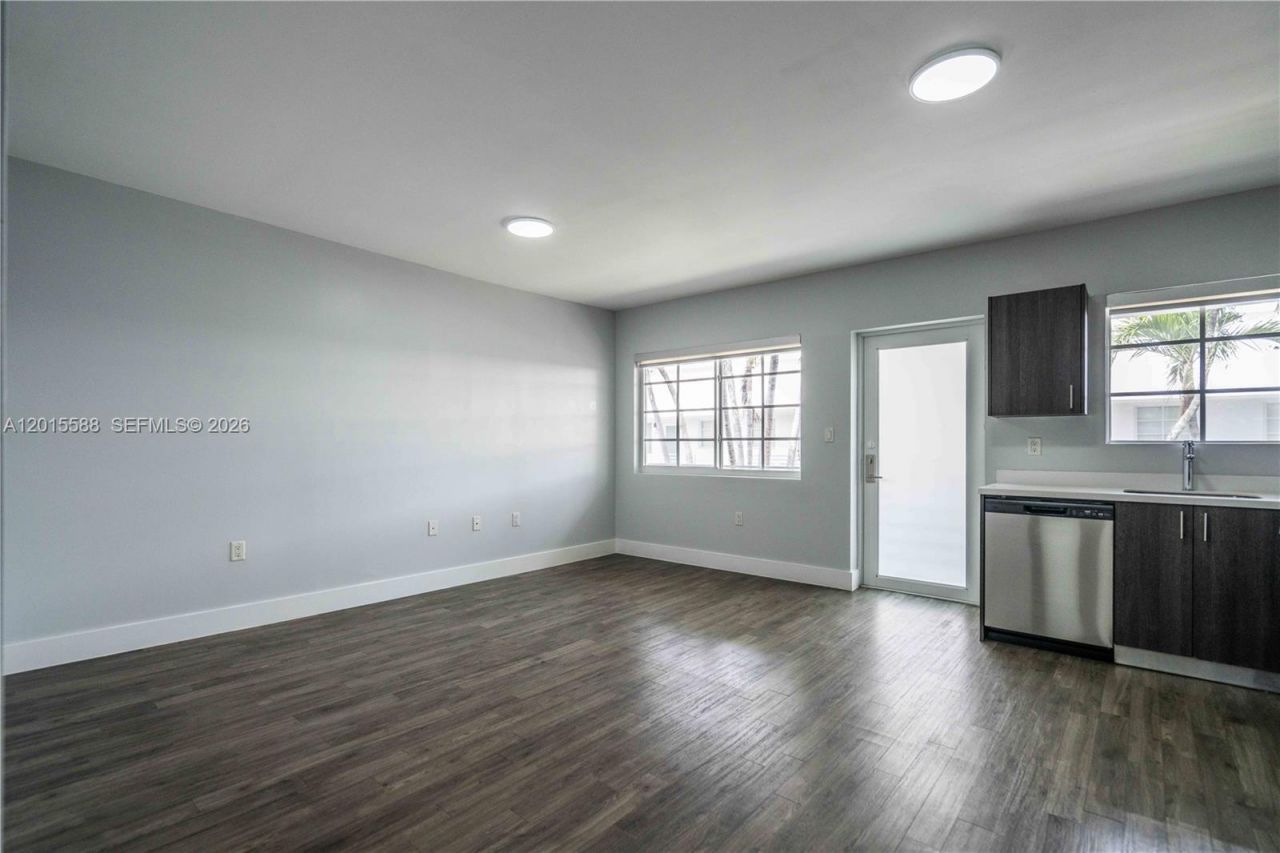 331 85th St, Unit 16, Miami Beach, FL 33141 Photo