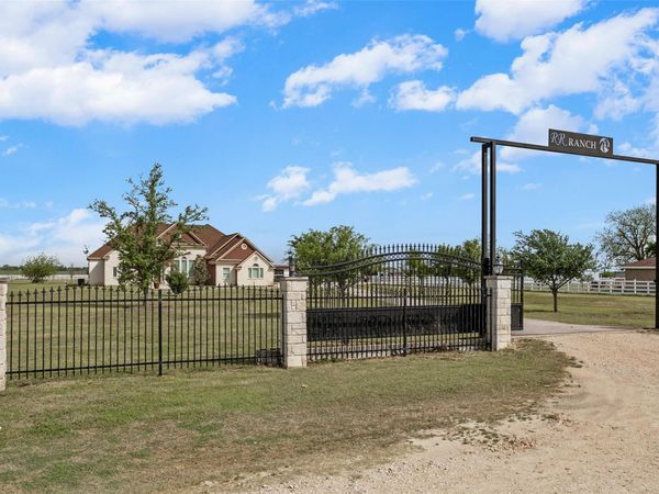1050 Fm 619 RD, Taylor, TX 76574
