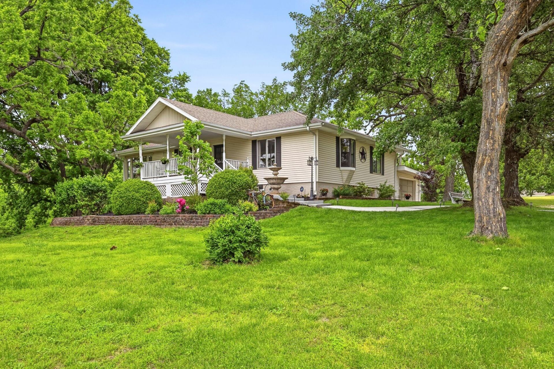 1746 N Carnegie Road, Nixa, MO 65714 Main Photo