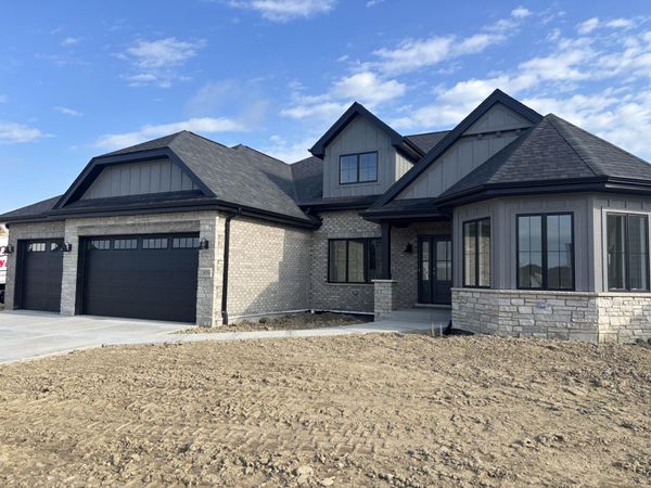 13056 Spirea Avenue, St. John, IN 46373
