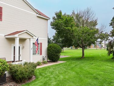 13049 Europa Trail Way N, Unit H, Hugo, MN 55038