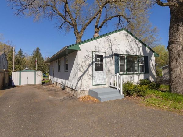 105 Warner Avenue S, Willernie, MN 55090