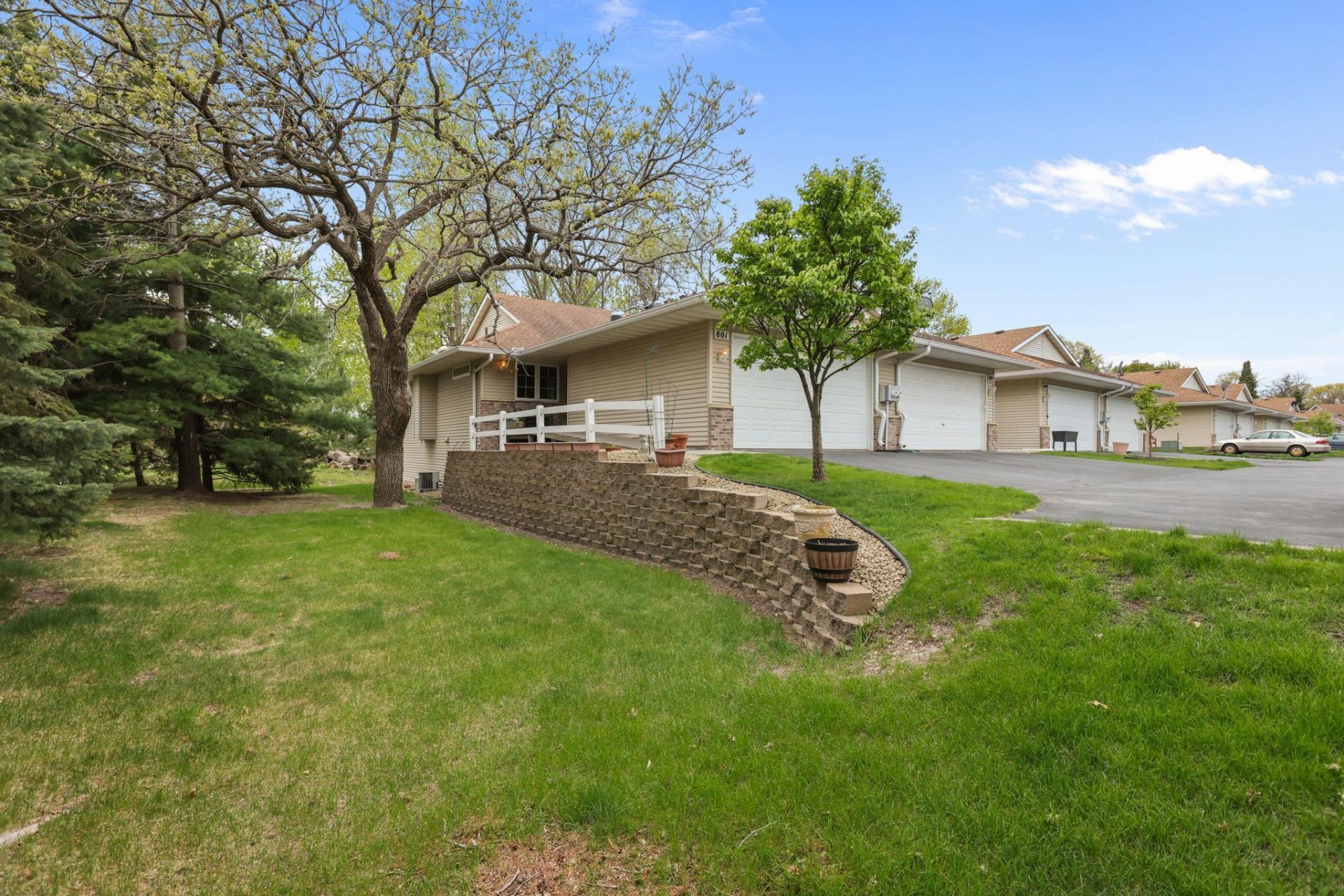 801 White Oak Court, New Brighton, MN 55112